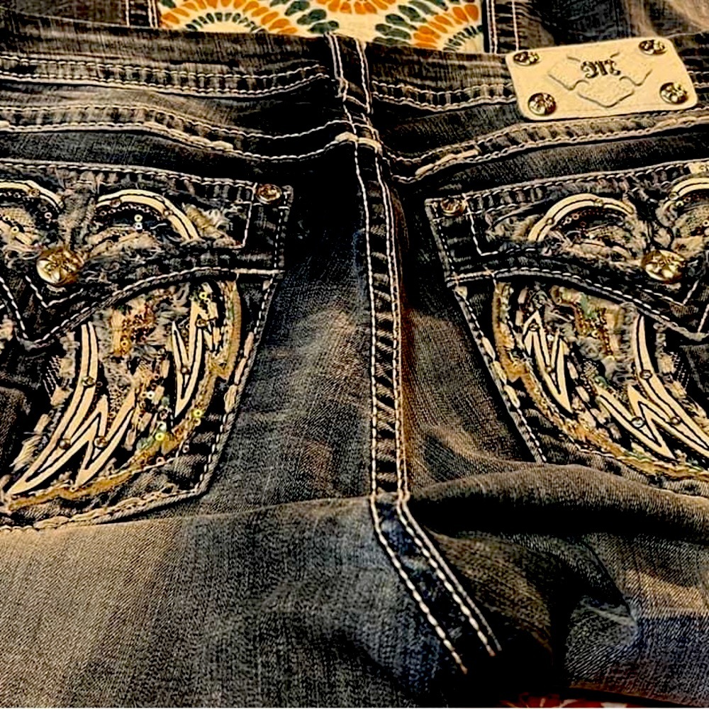 NWOT MISS ME SIZE 34 EASY CROP JEANS